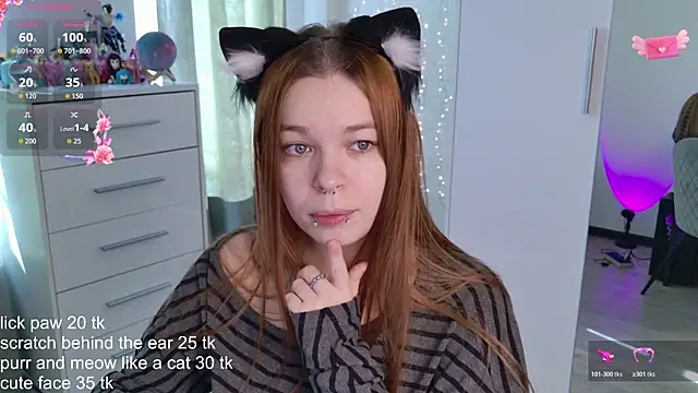Snapshot of ValBae chatting on May 6, 2026, 7:02 am ValBae online show from May 6, 2026, 7:02 am