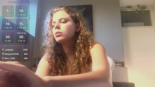 AyreenMoore online show from July 8, 2026, 7:18 pm