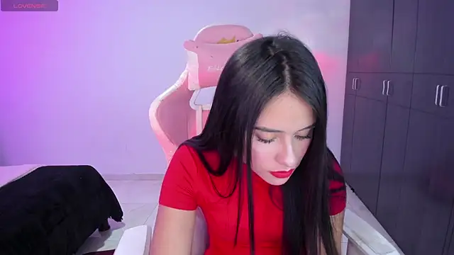 Snapshot of Tinylottie chatting on October 2, 2025, 11:01 pm Tinylottie online show from October 2, 2025, 11:01 pm