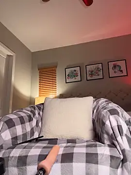 Snapshot of TinyMimi chatting on November 15, 2025, 12:52 am TinyMimi online show from November 15, 2025, 12:52 am