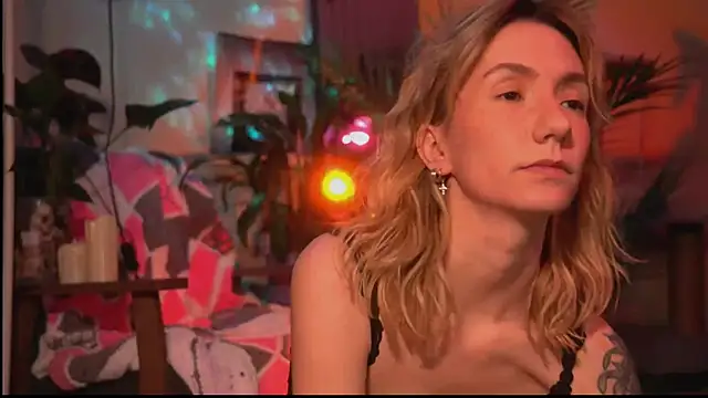 Snapshot of Arianna_Richi chatting on February 8, 2026, 6:28 am Arianna Richi online show from February 8, 2026, 6:28 am