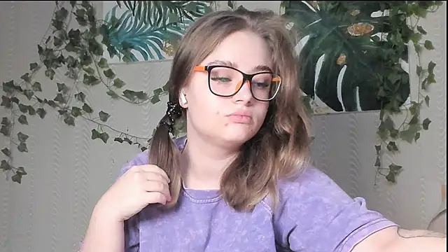 Snapshot of Seductive_She_Wolf chatting on November 29, 2025, 3:20 am Seductive She Wolf online show from November 29, 2025, 3:20 am