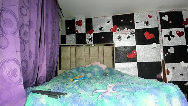 Snapshot of alanaanddaphne chatting on February 2, 2026, 5:22 pm alanaanddaphne online show from February 2, 2026, 5:22 pm