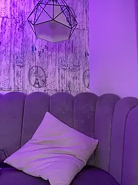 AbyThompson online show from October 25, 2025, 1:51 pm