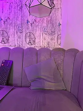 AbyThompson online show from July 9, 2026, 11:36 am