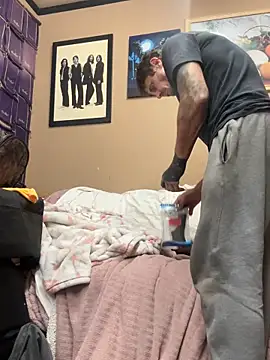 Snapshot of UtopianMisfit1 chatting on February 6, 2026, 4:50 am UtopianMisfit1 online show from February 6, 2026, 4:50 am