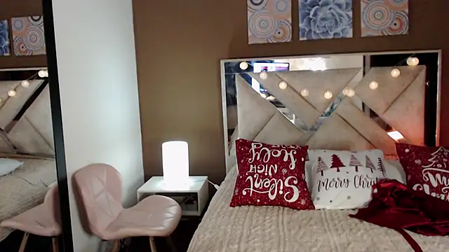 Snapshot of SophiaJoliebm chatting on November 28, 2025, 4:48 am SophiaJoliebm online show from November 28, 2025, 4:48 am