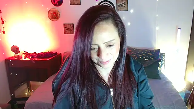 catalinamommyx online show from May 19, 2026, 1:56 am