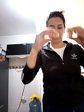 Bonny Klote online show from October 6, 2025, 2:47 pm