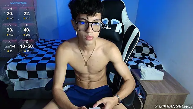 Snapshot of Angelligth chatting on February 17, 2026, 3:36 am Angelligth online show from February 17, 2026, 3:36 am