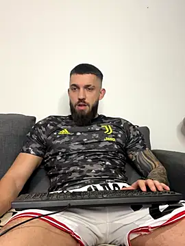 LoveIsBlind  online show from October 31, 2025, 7:37 pm