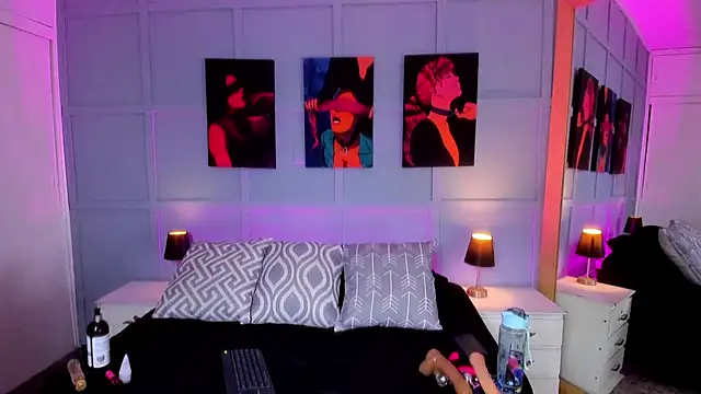 Elizabeth Santos online show from October 27, 2025, 10:14 pm