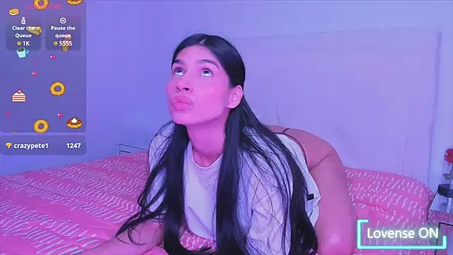 Snapshot of _violetadulce chatting on February 5, 2025, 1:15 am  violetadulce online show from February 5, 2025, 1:15 am