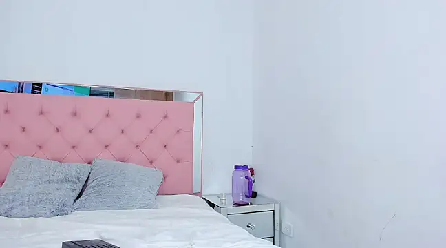 Snapshot of _violetadulce chatting on March 22, 2025, 12:17 am  violetadulce online show from March 22, 2025, 12:17 am