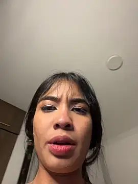 Snapshot of lina_pink chatting on December 1, 2025, 6:07 am lina pink online show from December 1, 2025, 6:07 am