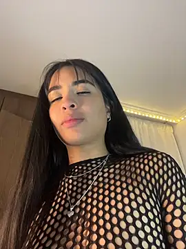 lina pink online show from March 8, 2026, 2:04 am