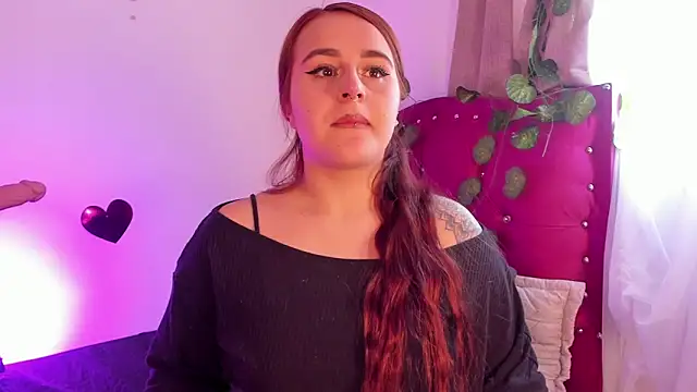 evy orange1 online show from March 3, 2025, 4:35 pm