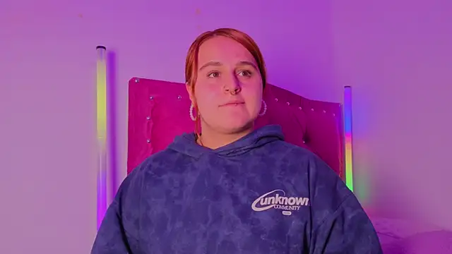 evy orange1 online show from December 3, 2025, 12:29 am