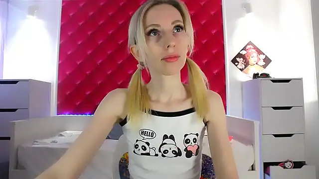 Snapshot of BarbieGoddess chatting on December 7, 2024, 12:24 pm BarbieGoddess online show from December 7, 2024, 12:24 pm