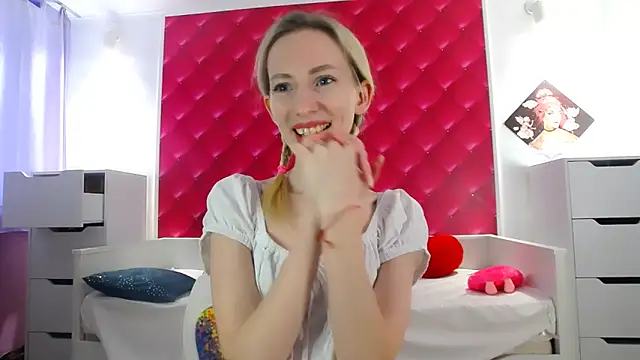 Snapshot of BarbieGoddess chatting on December 28, 2024, 12:35 pm BarbieGoddess online show from December 28, 2024, 12:35 pm