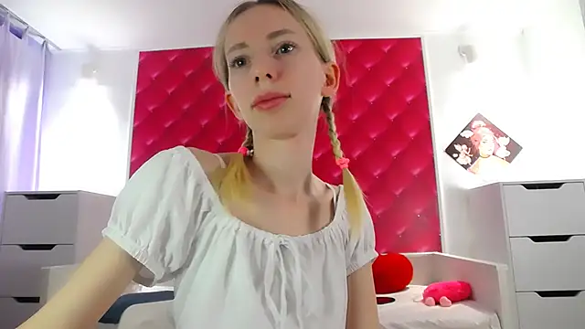 Snapshot of BarbieGoddess chatting on December 29, 2024, 3:03 pm BarbieGoddess online show from December 29, 2024, 3:03 pm