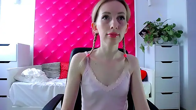 Snapshot of BarbieGoddess chatting on March 8, 2025, 1:25 pm BarbieGoddess online show from March 8, 2025, 1:25 pm