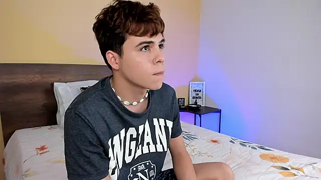 justinbiler online show from December 23, 2024, 3:29 am