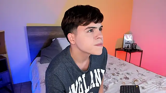 justinbiler online show from February 10, 2025, 12:39 pm