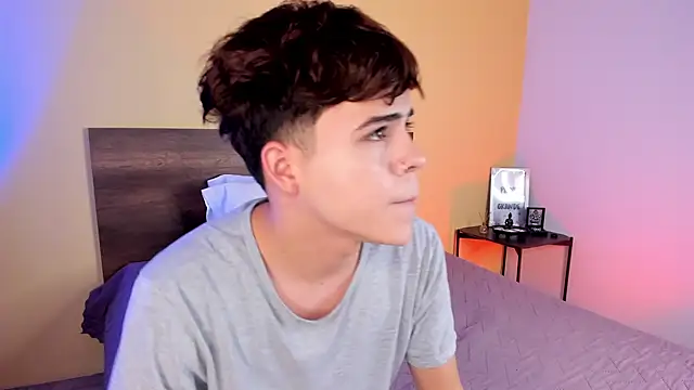 justinbiler online show from February 13, 2025, 4:32 am