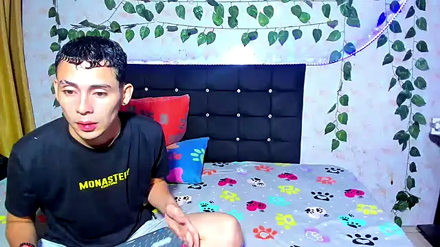 Snapshot of Alexander_and_Xiao chatting on January 21, 2025, 2:22 am Alexander and Xiao online show from January 21, 2025, 2:22 am
