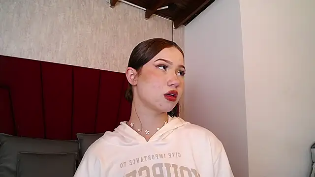 Snapshot of Roxie-Summers11 chatting on January 5, 2025, 12:31 pm Roxie-Summers11 online show from January 5, 2025, 12:31 pm