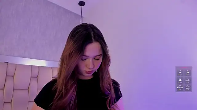 Roxie-Summers11 online show from May 27, 2026, 4:15 pm