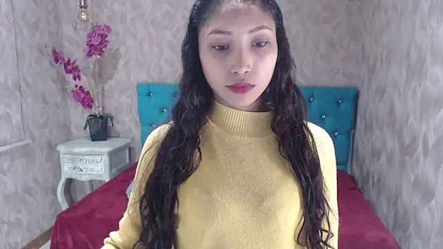 MadelineDoll online show from March 6, 2025, 1:03 pm