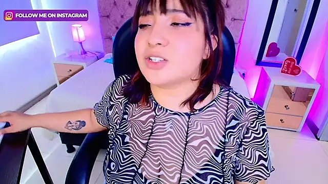 Emma monserrat online show from November 7, 2025, 7:47 pm