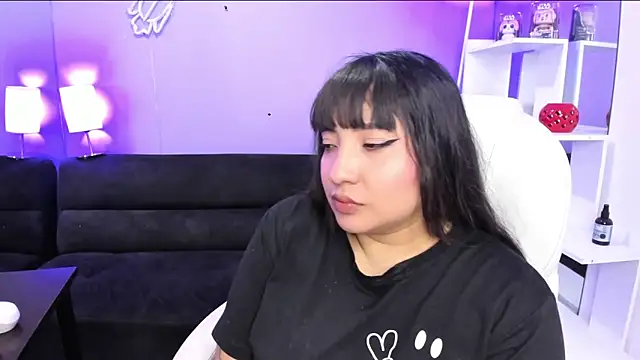 Emma monserrat online show from May 28, 2026, 11:29 am