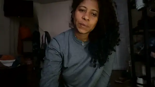 Snapshot of Ivon-09 chatting on January 20, 2025, 1:00 pm Ivon-09 online show from January 20, 2025, 1:00 pm