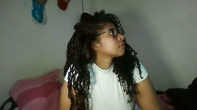 Snapshot of Ivon-09 chatting on January 22, 2025, 7:24 pm Ivon-09 online show from January 22, 2025, 7:24 pm