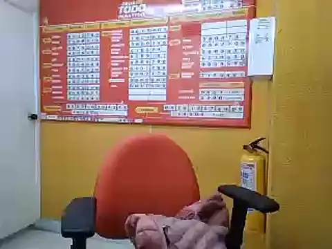 Snapshot of Ivon-09 chatting on February 9, 2025, 3:23 pm Ivon-09 online show from February 9, 2025, 3:23 pm
