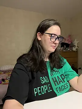 hungry1bunny online show from December 10, 2024, 9:54 pm