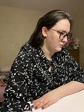 hungry1bunny online show from February 1, 2025, 5:37 pm