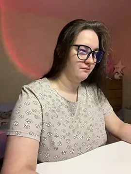 hungry1bunny online show from March 12, 2025, 4:13 pm