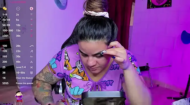 Snapshot of Sharon_hils chatting on December 2, 2024, 1:46 pm Sharon hils online show from December 2, 2024, 1:46 pm