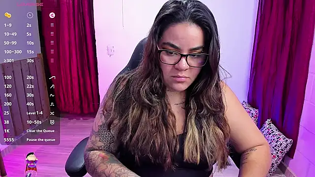 Snapshot of Sharon_hils chatting on December 30, 2024, 7:53 pm Sharon hils online show from December 30, 2024, 7:53 pm