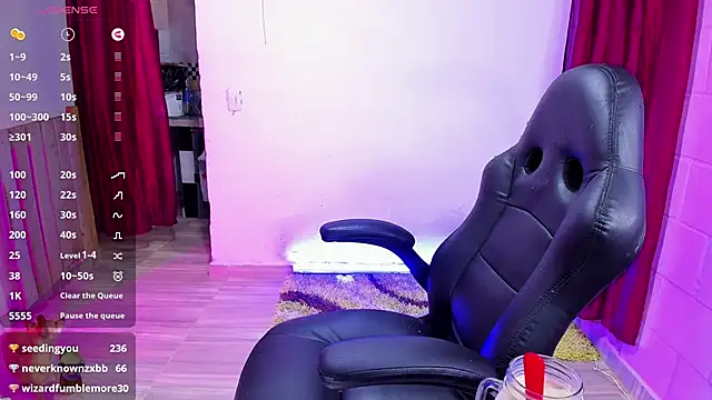 Snapshot of Sharon_hils chatting on January 2, 2025, 3:40 pm Sharon hils online show from January 2, 2025, 3:40 pm