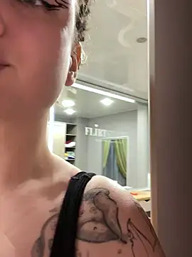 Snapshot of AnnaRichmond chatting on February 21, 2025, 3:01 am AnnaRichmond online show from February 21, 2025, 3:01 am