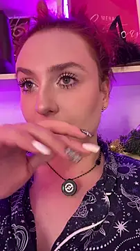 Snapshot of AnnaRichmond chatting on December 22, 2025, 1:24 am AnnaRichmond online show from December 22, 2025, 1:24 am