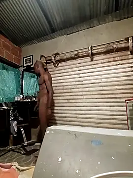 Snapshot of Yairelnegro chatting on February 17, 2026, 10:01 am Yairelnegro online show from February 17, 2026, 10:01 am