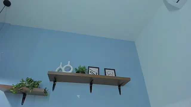 Snapshot of annawelk_ chatting on October 9, 2025, 12:14 pm annawelk online show from October 9, 2025, 12:14 pm