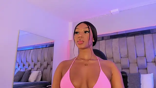 ChaynnaCooper online show from February 4, 2025, 3:04 pm