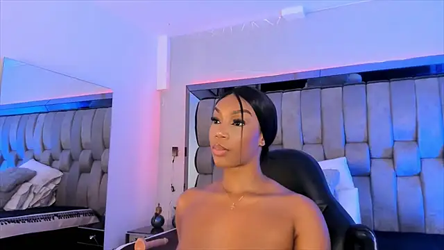 ChaynnaCooper online show from February 15, 2025, 2:55 pm